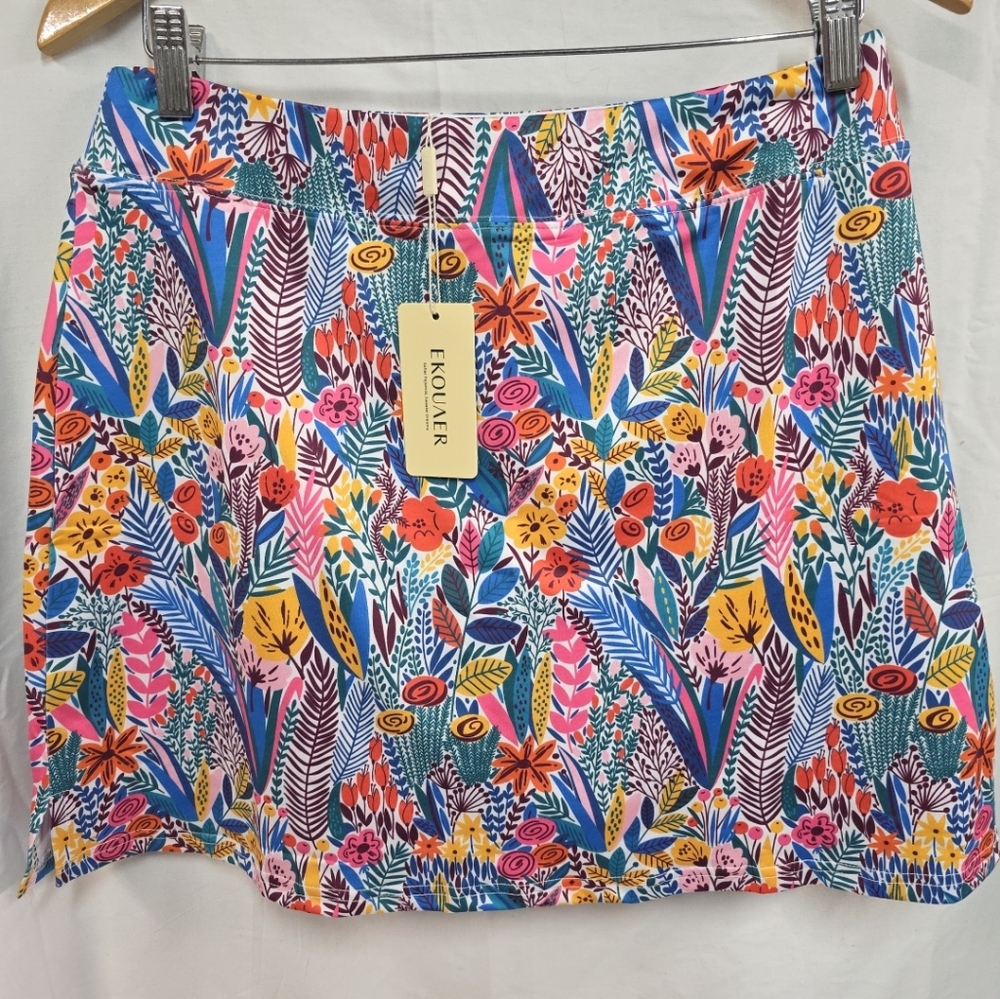 Women's Floral Skirt  With Built In Shorts Size Large 17 Inch Length